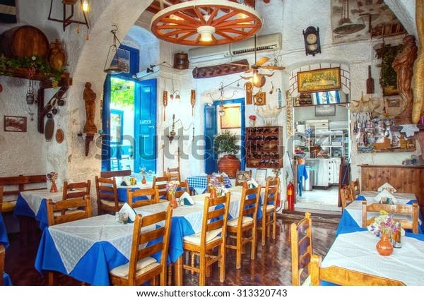  Lunch at a Traditional Greek Taverna 