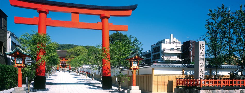Explore Fushimi Inari Taisha